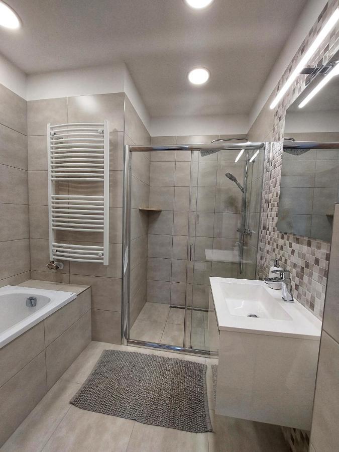 Paskom Apartmanhaz Nyergesujfalu Exterior photo